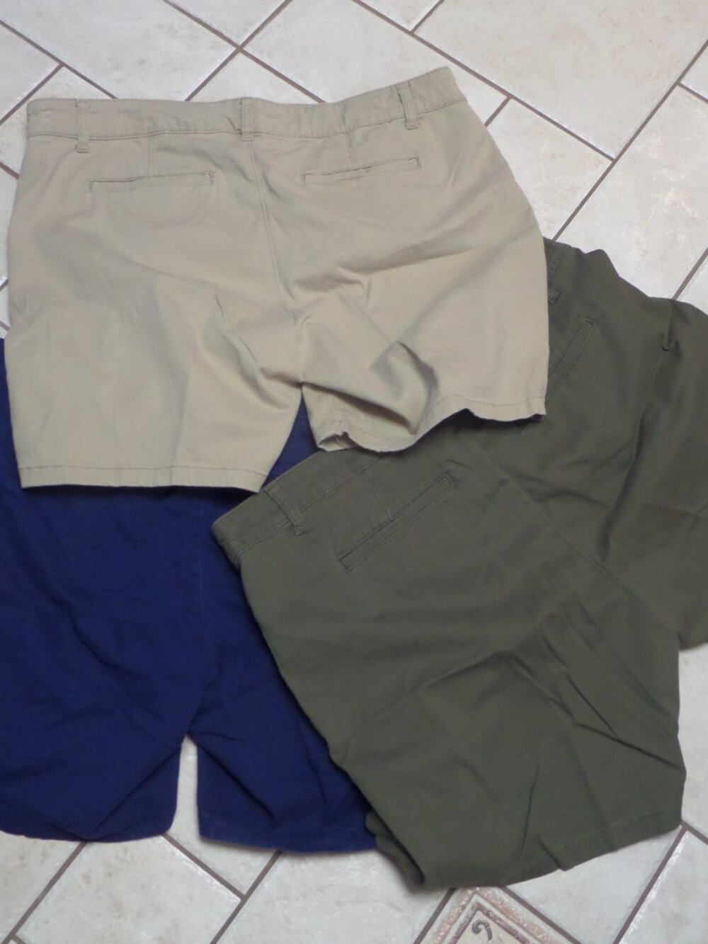 Three Pair of Womans  St Johns Bay Shorts  Size 18W - Picture 7 of 8